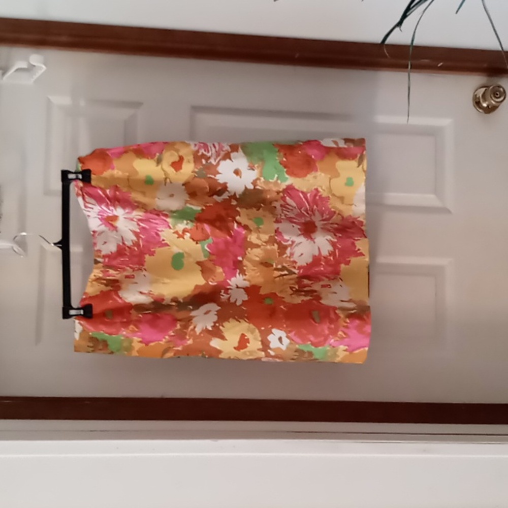 Talbot's skirt sz 16W with back zipper. Lined.